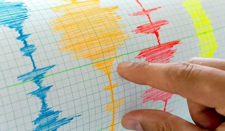 Bolu’da 4.8 büyüklüğünde deprem 1 Bolu’da 4.8 büyüklüğünde deprem