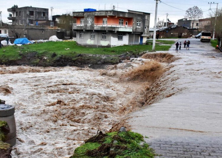 Meteoroloji'den deprem bölgesindeki 4 il için turuncu kod alarmı 1 Meteoroloji’den deprem bölgesindeki 4 il için turuncu kod alarmı