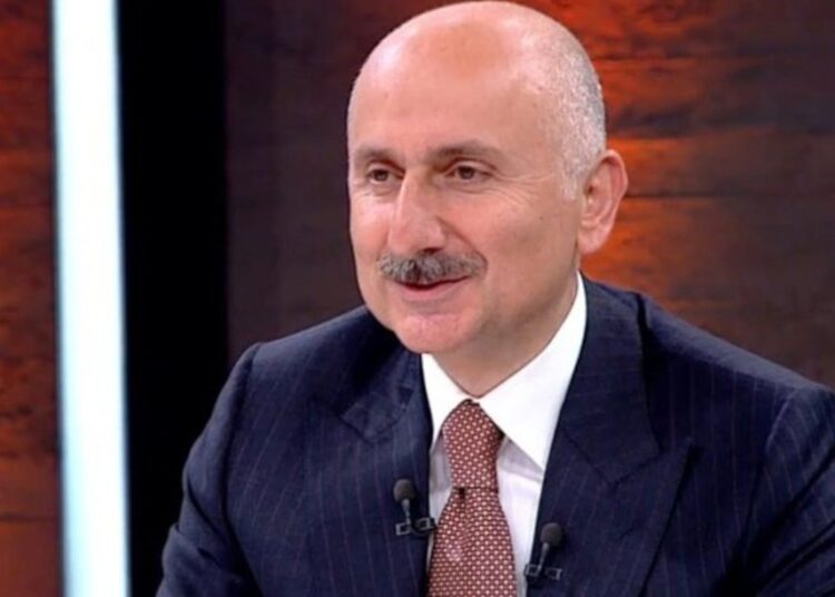 Bakan'a göre depremde internetin kesilmesi 'normal': Gerekliydi ki yapıldı 1 Bakan’a göre depremde internetin kesilmesi ‘normal’: Gerekliydi ki yapıldı