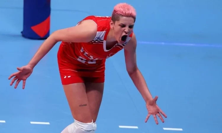 Milli voleybolcu Ebrar Karakurt, kulübünün başkanı ile kavga etti 1 Milli voleybolcu Ebrar Karakurt, kulübünün başkanı ile kavga etti