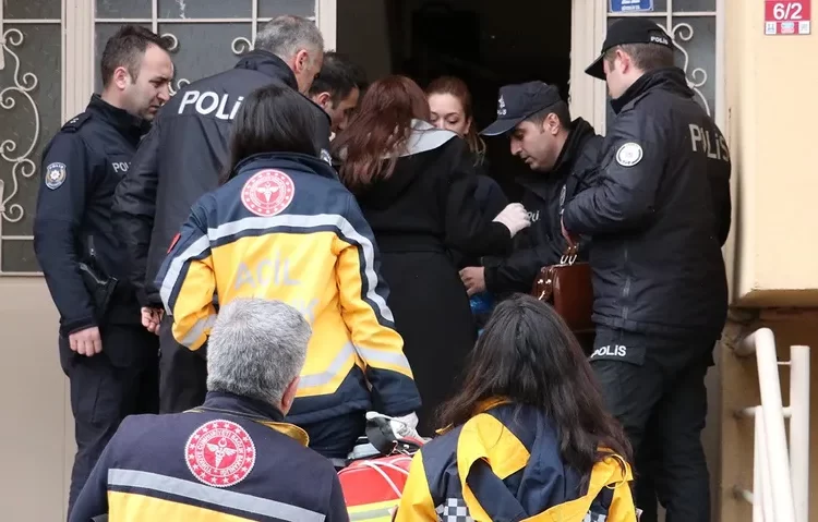 Erzurum'da üniversite öğrencisi annesini öldürdü, babasını yaraladı 1 Erzurum’da üniversite öğrencisi annesini öldürdü, babasını yaraladı