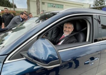 Bakan Nebati, Togg kullanırken Porsche sürücüsüne yarış teklif etmiş