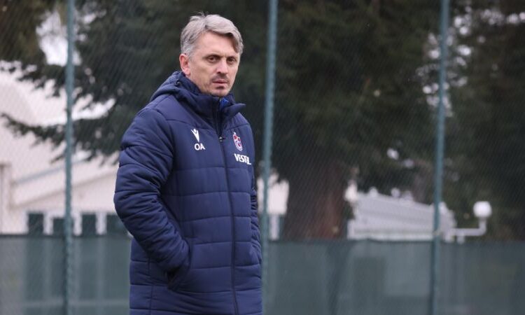 Trabzonspor Teknik Direktörü Orhan Ak istifa etti