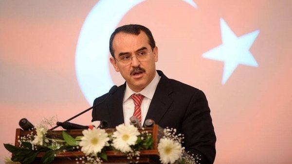 Sadullah Ergin, topu Mehmet Ali Şahin’e attı 1 Sadullah Ergin, topu Mehmet Ali Şahin’e attı