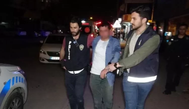 112 ekipleri müdahaleye gittiği şahıs tarafından saldırıya uğradı 1 112 ekipleri müdahaleye gittiği şahıs tarafından saldırıya uğradı