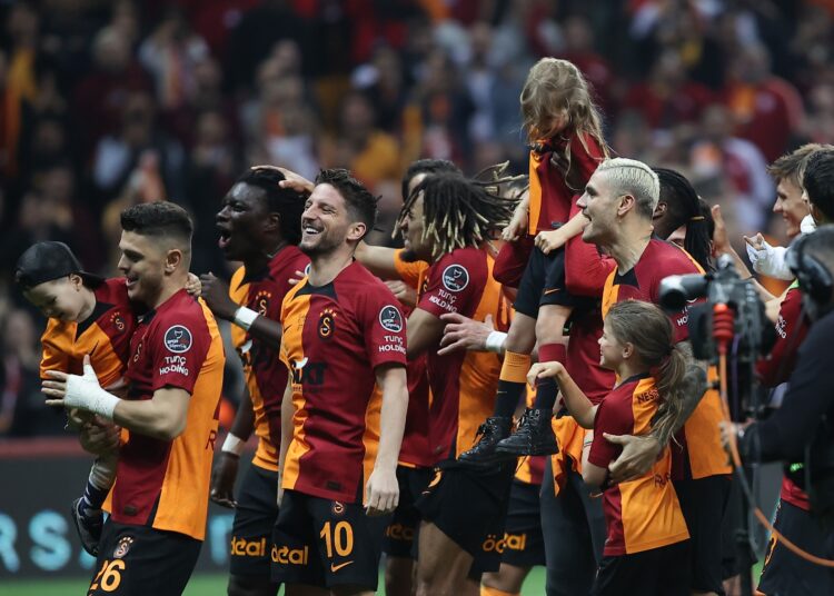 Şampiyonluk hesapları: Galatasaray veya Fenerbahçe nasıl şampiyon olur? 1 Şampiyonluk hesapları: Galatasaray veya Fenerbahçe nasıl şampiyon olur?