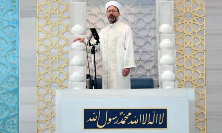 Diyanet personeli, Ali Erbaş'ın arkasında namaz kılmayı bıraktı iddiası 1 Diyanet personeli, Ali Erbaş’ın arkasında namaz kılmayı bıraktı iddiası