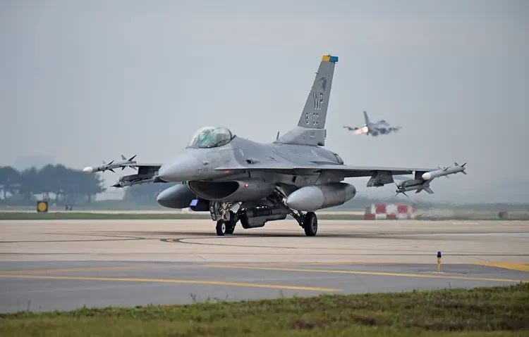 ABD, Ukrayna'ya F-16 savaş uçağı vermeye hazırlanıyor 1 ABD, Ukrayna’ya F-16 savaş uçağı vermeye hazırlanıyor