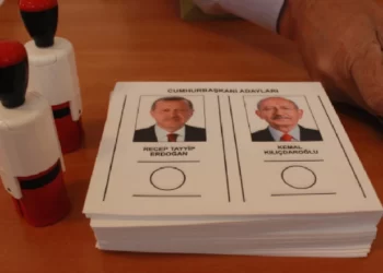 Cumhurbaşkanlığı ikinci tur seçimi için gümrük kapılarında oy kullanma başladı