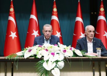 Kamu işçilerine yüzde 45 zam yapıldı