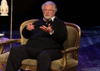 Metin Akpınar: Tiyatro doğruları haykırmak zorundadır