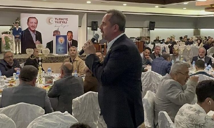 AK Partili vekilden tehdit: Erdoğan’ı üzenlerin kulağını koparırız 1 AK Partili vekilden tehdit: Erdoğan’ı üzenlerin kulağını koparırız