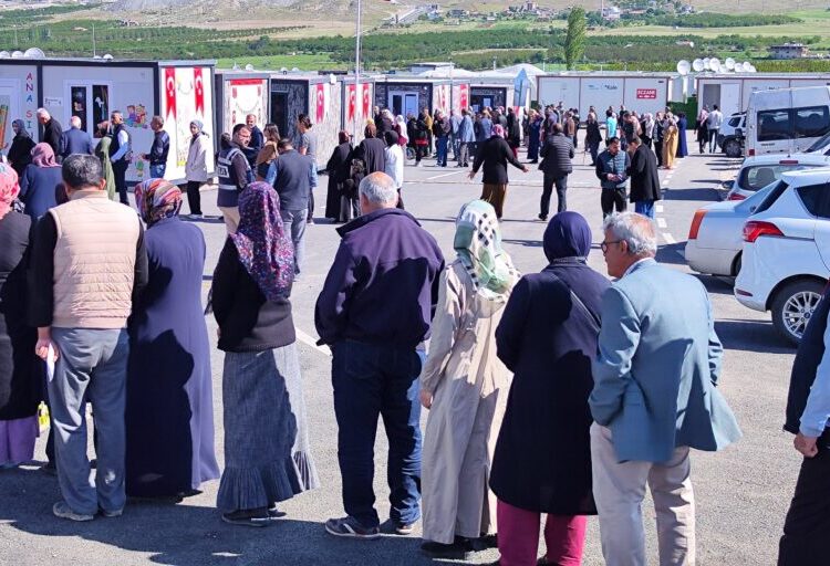 Depremin yıktığı Hatay’da seçime yoğun ilgi