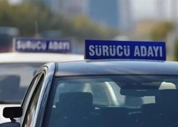 Sahte evrakla ehliyet çıkaran şebekeye ceza yağdı: Aralarında 4 polis var