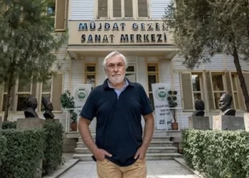 Ekonomik kriz Müjdat Gezen’e tiyatro binasını sattırıyor