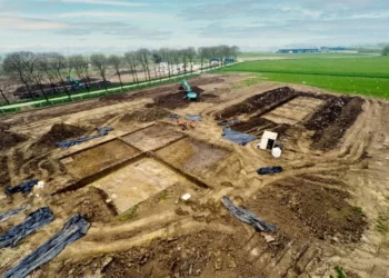 Hollanda’da 4 bin yıllık tapınak bulundu: Stonehenge’e benziyor