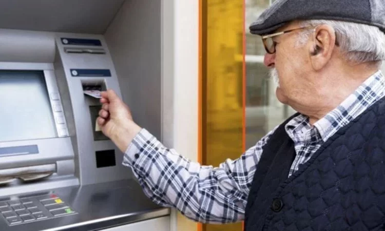 Yüksek prim ödeyen emekli maaşta adalet istiyor