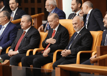 TBMM’de 28. Dönem, Erdoğan’a protesto ile başladı