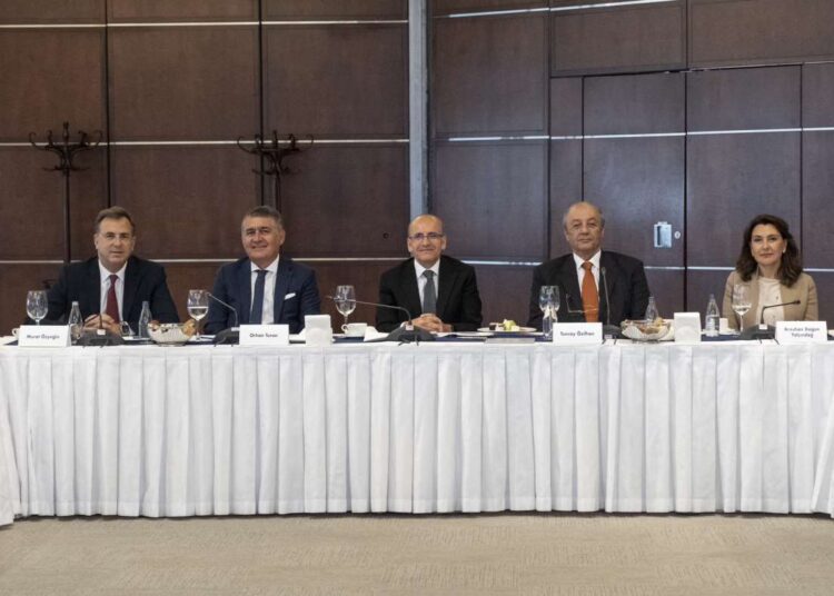Patronlar Şimşek’ten makroekonomik istikrar ve yapısal reform istedi 1 Patronlar Şimşek’ten makroekonomik istikrar ve yapısal reform istedi