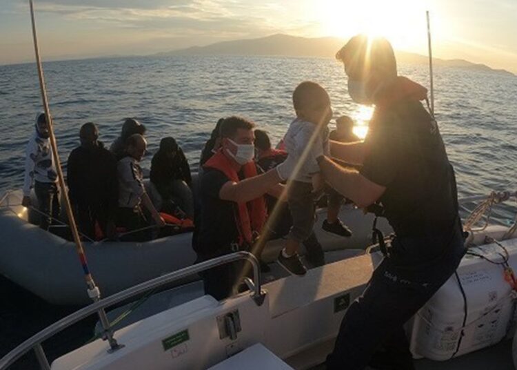 Akdeniz’de göçmen faciası: Tekne battı 79 kişi boğuldu 1 Akdeniz’de göçmen faciası: Tekne battı 79 kişi boğuldu