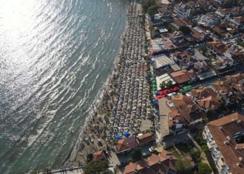 Dört bin kişinin yaşadığı ‘sakin şehrin’ nüfusu bir günde 15 kat arttı