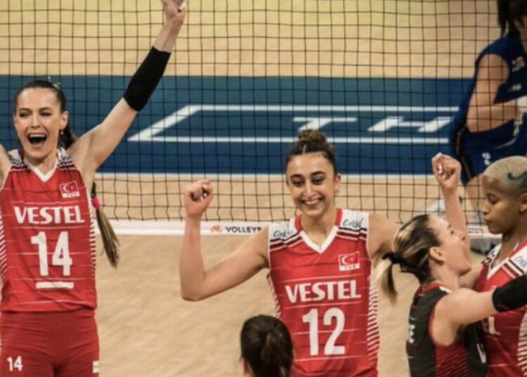 ABD'yi yenen kadın Voleybol Milli Takımı finalde 1 ABD’yi yenen kadın Voleybol Milli Takımı finalde