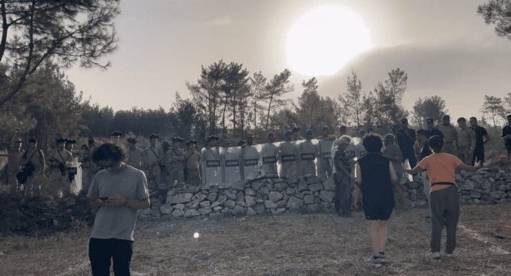 Akbelen’de ‘jandarma koruması’nda ağaç kıyımına devam 1 Akbelen’de ‘jandarma koruması’nda ağaç kıyımına devam