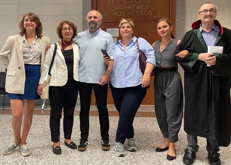 Fahrettin Altun’un şikayetiyle yargılanan gazetecilere beraat