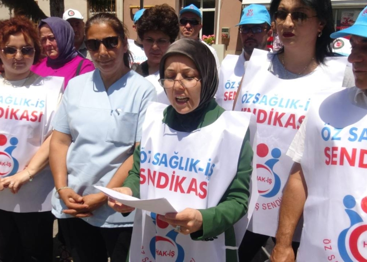 “Ömrümü Erdoğan’a ver” diye dua eden AKP’li, zamlara isyan ettiği için partisinden ihraç ediliyor