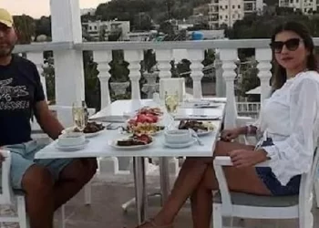 Öldükten 10 ay sonra katilinden boşanabildi