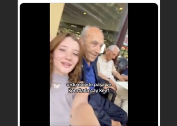 Eski Genelkurmay Başkanı Kıvrıkoğlu, TikTok’ta ortaya çıktı: "Paşa ve komtlarla çay keyf" 5 Eski Genelkurmay Başkanı Kıvrıkoğlu, TikTok’ta ortaya çıktı: “Paşa ve komtlarla çay keyf”