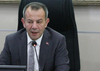 Tanju Özcan, CHP’den ihraç edildi