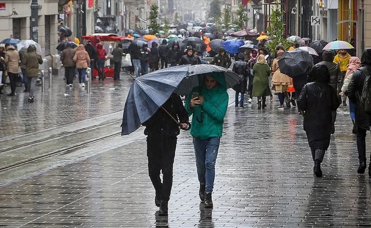 AKOM uyardı: İstanbul’a kuvvetli sağanak geliyor