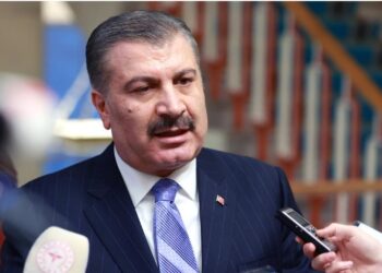 Sağlık Bakanı Fahrettin Koca: Cinsiyet değiştirme operasyonları 18 yaş altına uygulanması kabul edilemez