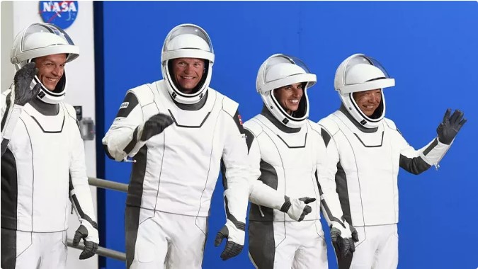 Space X roketi havalandı, 4 astronot uzaya fırlatıldı 1 Space X roketi havalandı, 4 astronot uzaya fırlatıldı