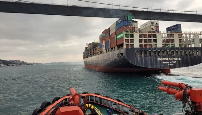 Rusya'ya rağmen Ukrayna'dan kalkan ilk gemi İstanbul Boğazı'nı geçti 1 Rusya’ya rağmen Ukrayna’dan kalkan ilk gemi İstanbul Boğazı’nı geçti