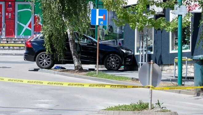 Bosna Hersek'te canlı yayında silahlı saldırı: 2'si Türk 3 ölü 1 Bosna Hersek’te canlı yayında silahlı saldırı: 2’si Türk 3 ölü