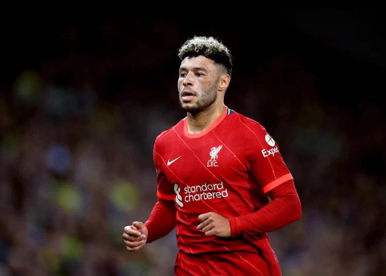 Beşiktaş’ın transfer için  görüştüğü Alex Oxlade-Chamberlain bugün İstanbul’a geliyor