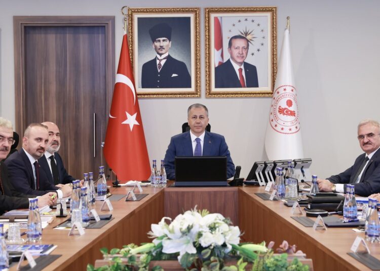 Ali Yerlikaya'dan 'büyük balık' talimatı: Hedef hamsiler değil, orkinoslar… 1 Ali Yerlikaya’dan ‘büyük balık’ talimatı: Hedef hamsiler değil, orkinoslar…