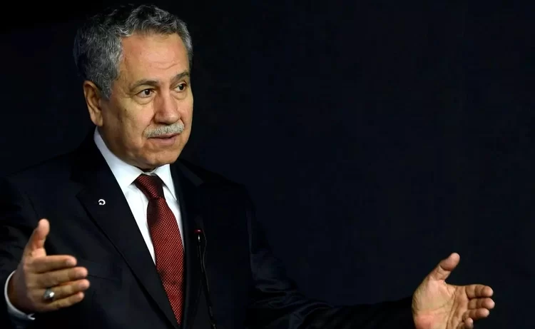 Arınç’tan dikkat çeken AK Parti paylaşımı: ‘Kendini evin en önemli parçası sayanlar..’