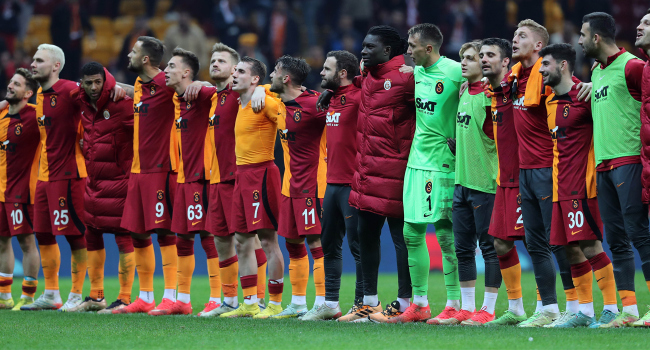 Galatasaray'da 2 ayrılık: Bir yıl önceki kontratlar sonlanıyor 1 Galatasaray’da 2 ayrılık: Bir yıl önceki kontratlar sonlanıyor