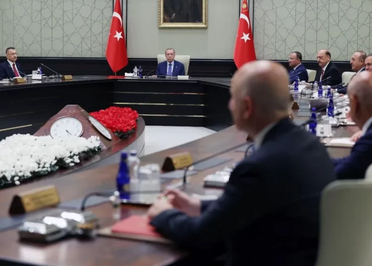 Cumhurbaşkanlığı Kabinesi toplanıyor: Gündem memur zamları ve Rusya 1 Cumhurbaşkanlığı Kabinesi toplanıyor: Gündem memur zamları ve Rusya