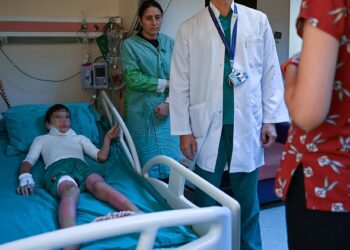 Sosyal medyada gördüğünü uygulayan çocuk bu hale geldi