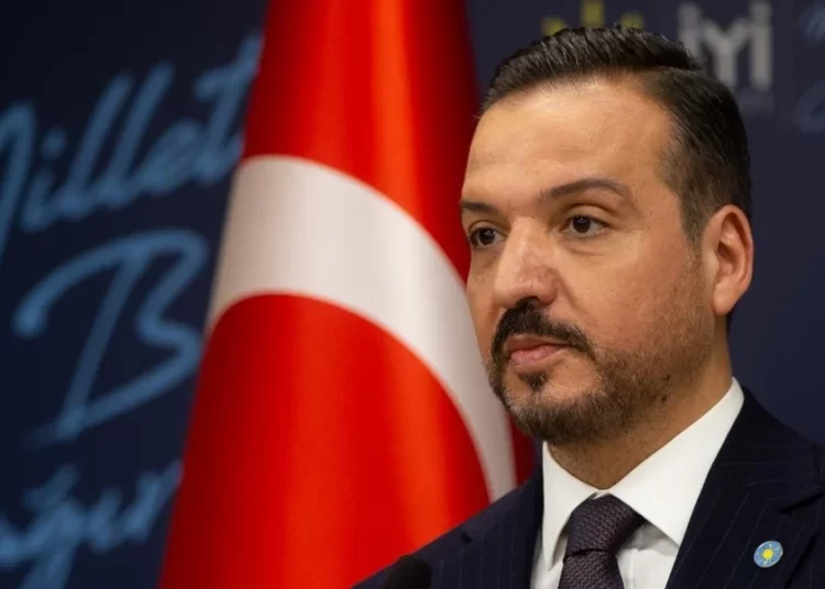 İYİ Parti, Hakkari'ye gidiyor: 'Yerinde inceleme yapacağız' 1 İYİ Parti’den ’26 Ağustos’ mesajı: Akşener’in konuşması siyasette önemli bir başlangıç olacak