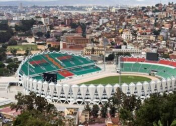 Stadyumda facia: Ölü ve yaralılar var 10 Stadyumda facia: Ölü ve yaralılar var