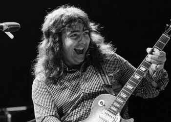 Efsane grubun gitaristi Bernie Marsden hayatını kaybetti
