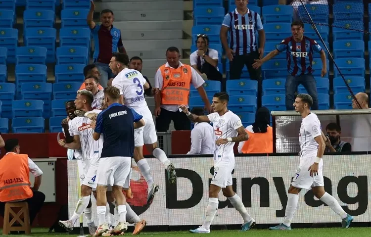 Karadeniz derbisini Çaykur Rizespor kazandı 1 Karadeniz derbisini Çaykur Rizespor kazandı