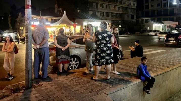 Azerbaycan'da 5,2 büyüklüğünde deprem 1 Azerbaycan’da 5,2 büyüklüğünde deprem