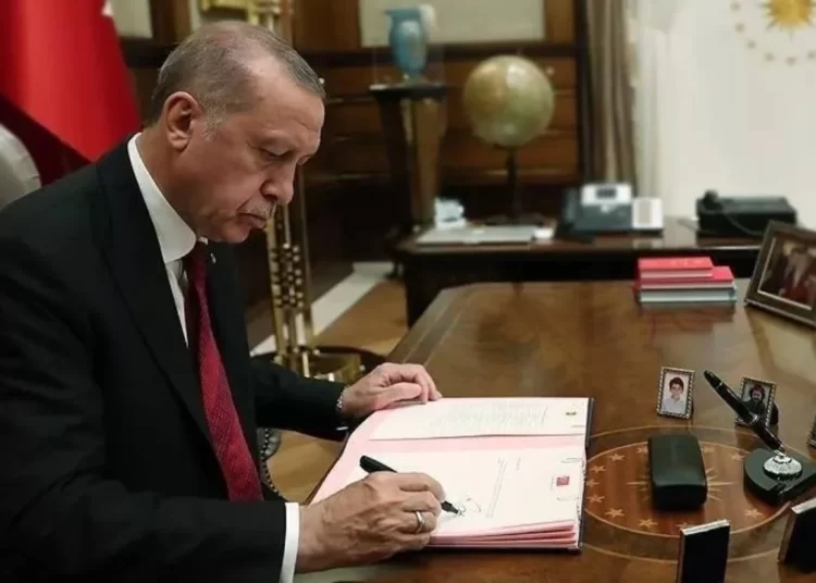 Erdoğan'dan gece yarısı atama ve görevden alma: Tan Sağtürk'e yeni görev 1 Erdoğan’dan gece yarısı atama ve görevden alma: Tan Sağtürk’e yeni görev