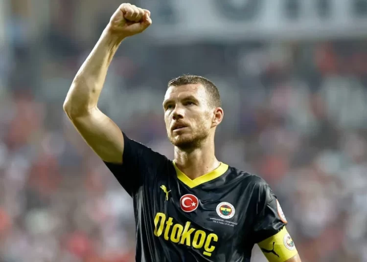 Edin Dzeko: Fenerbahçe Türkiye'nin Real Madrid'i 1 Edin Dzeko: Fenerbahçe Türkiye’nin Real Madrid’i